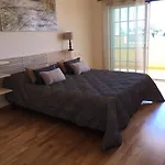 Alojamento de Acomodação e Pequeno-almoço Vista Mar Piscina 4*